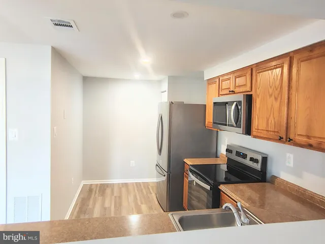 $2,450 | 564 Hollyberry Way, Frederick, MD 21703