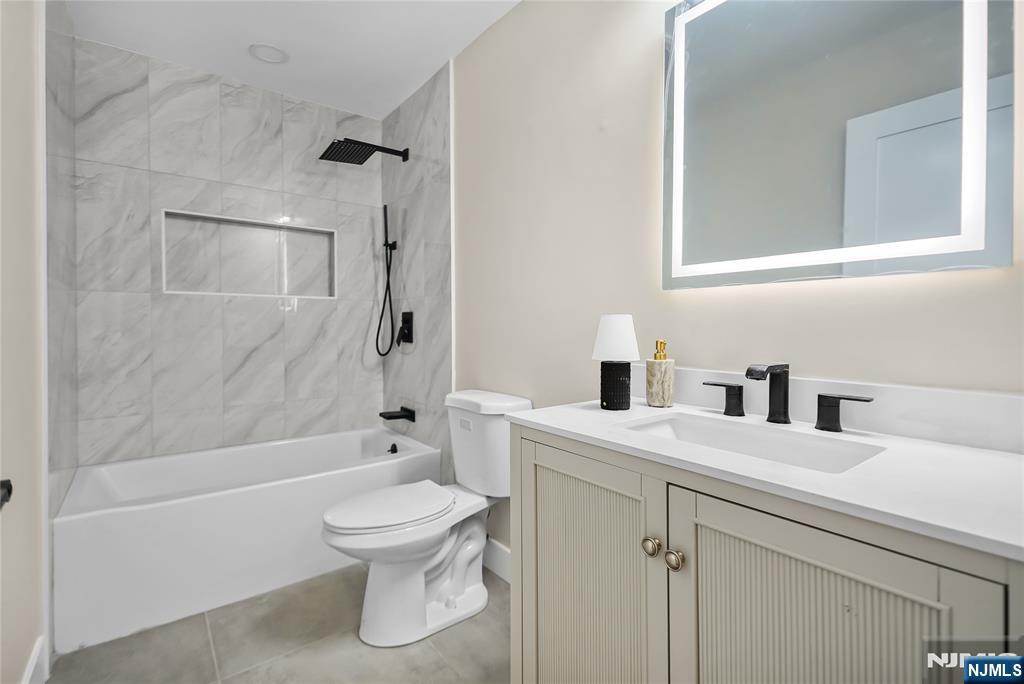 128 Grove Street Mahwah, NJ 07430 - Photo 19 of 27