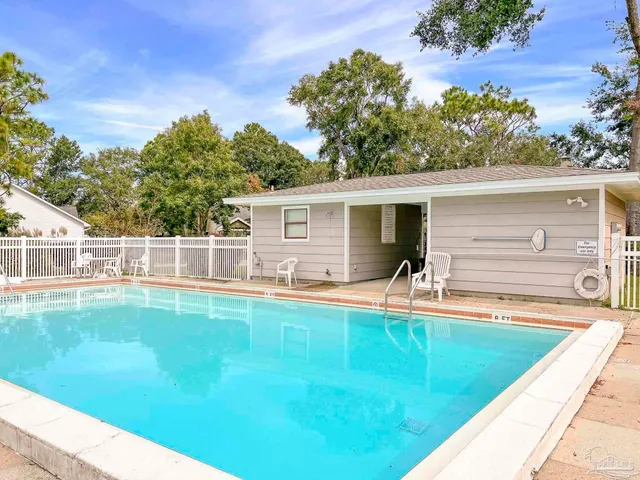 $1,400 | 7171 North 9th Avenue, Unit B6, Pensacola, FL 32504