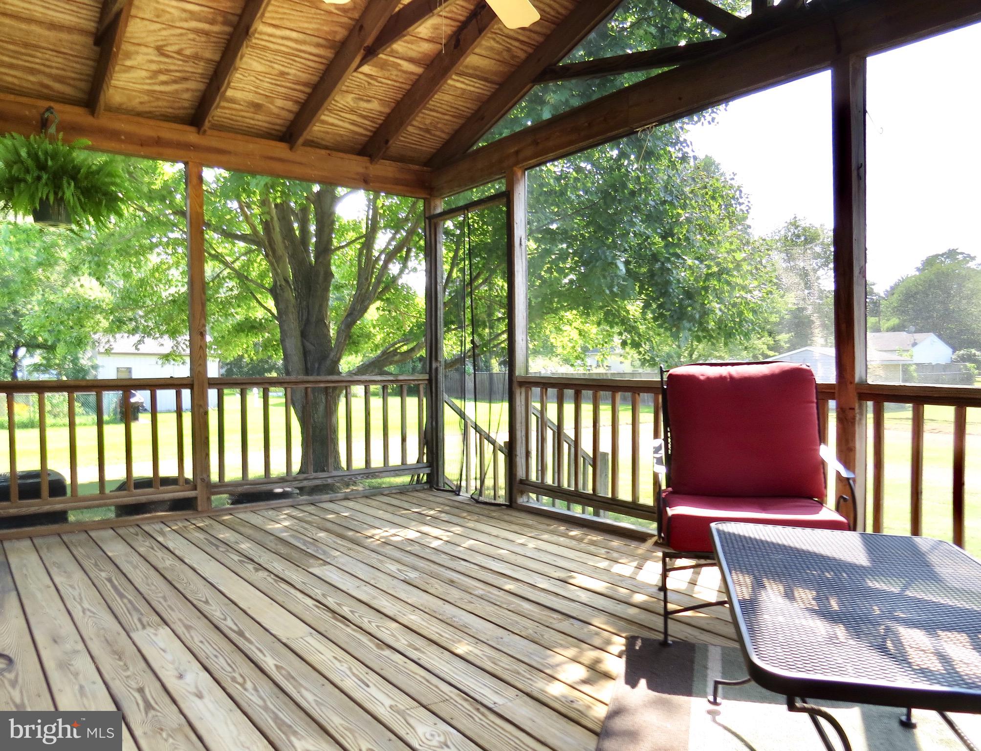 2635 Cox Neck Road Chester, MD 21619 - Photo 22 of 37 Screen Porch 18x15