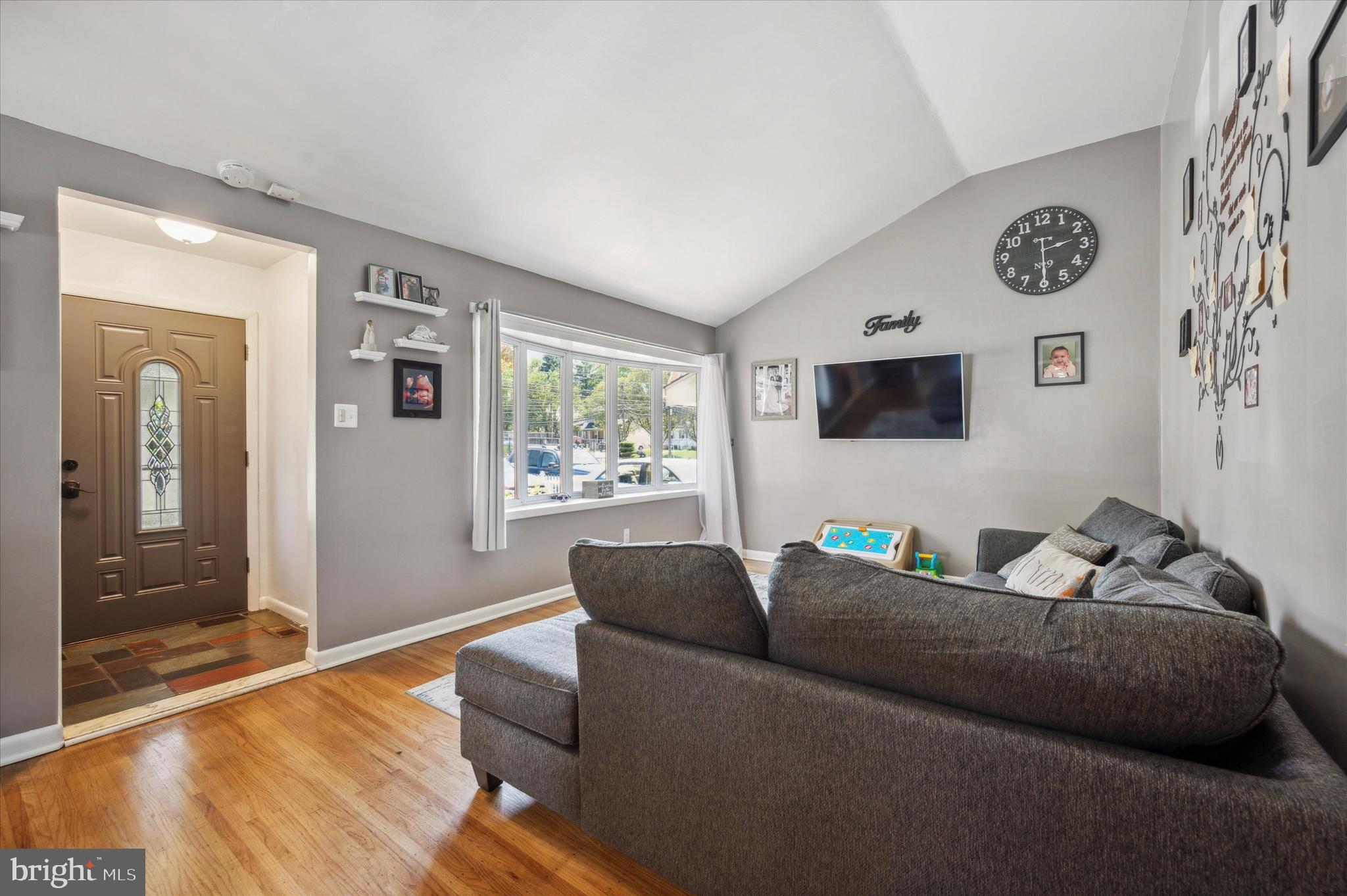 287 Creek Road Bellmawr, NJ 08031 - Photo 3 of 24