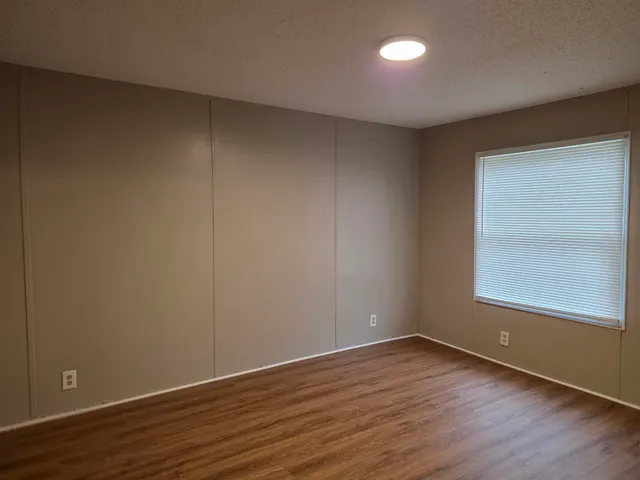 $1,000 | 2956 Lake Park Road, Memphis, TN 38127