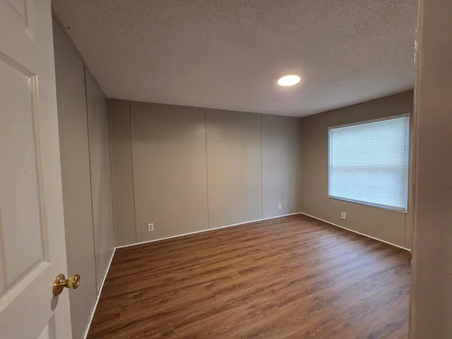 $1,000 | 2956 Lake Park Road, Memphis, TN 38127