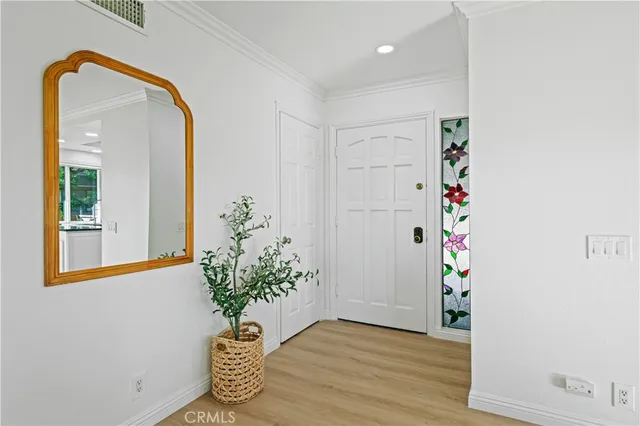 $1,275,000 | 19 Las Brisas, Unit 10, Irvine, CA 92612