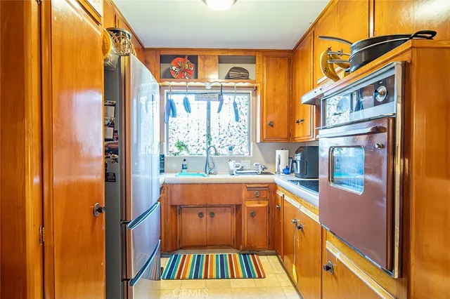 $414,900 | 1633 East 1st Street, Unit 3, Long Beach, CA 90802