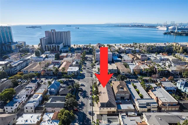 $414,900 | 1633 East 1st Street, Unit 3, Long Beach, CA 90802
