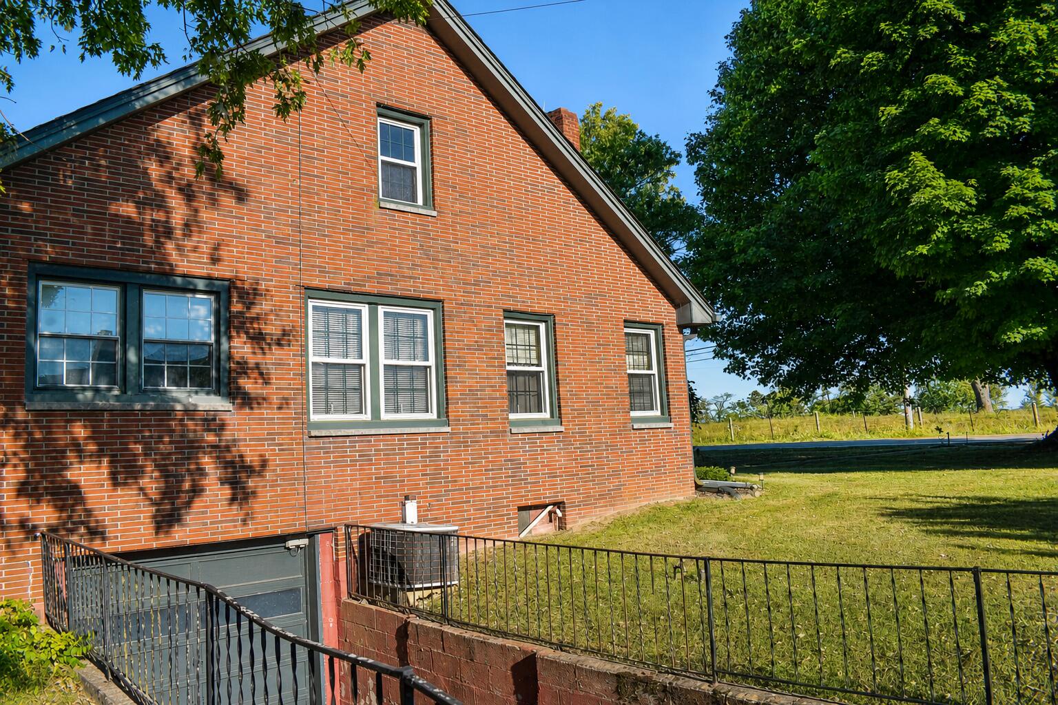 9930 Mt Sterling Road Winchester, KY 40391 - Photo 6 of 37 9930-Mt-Sterling-Rd_03_active