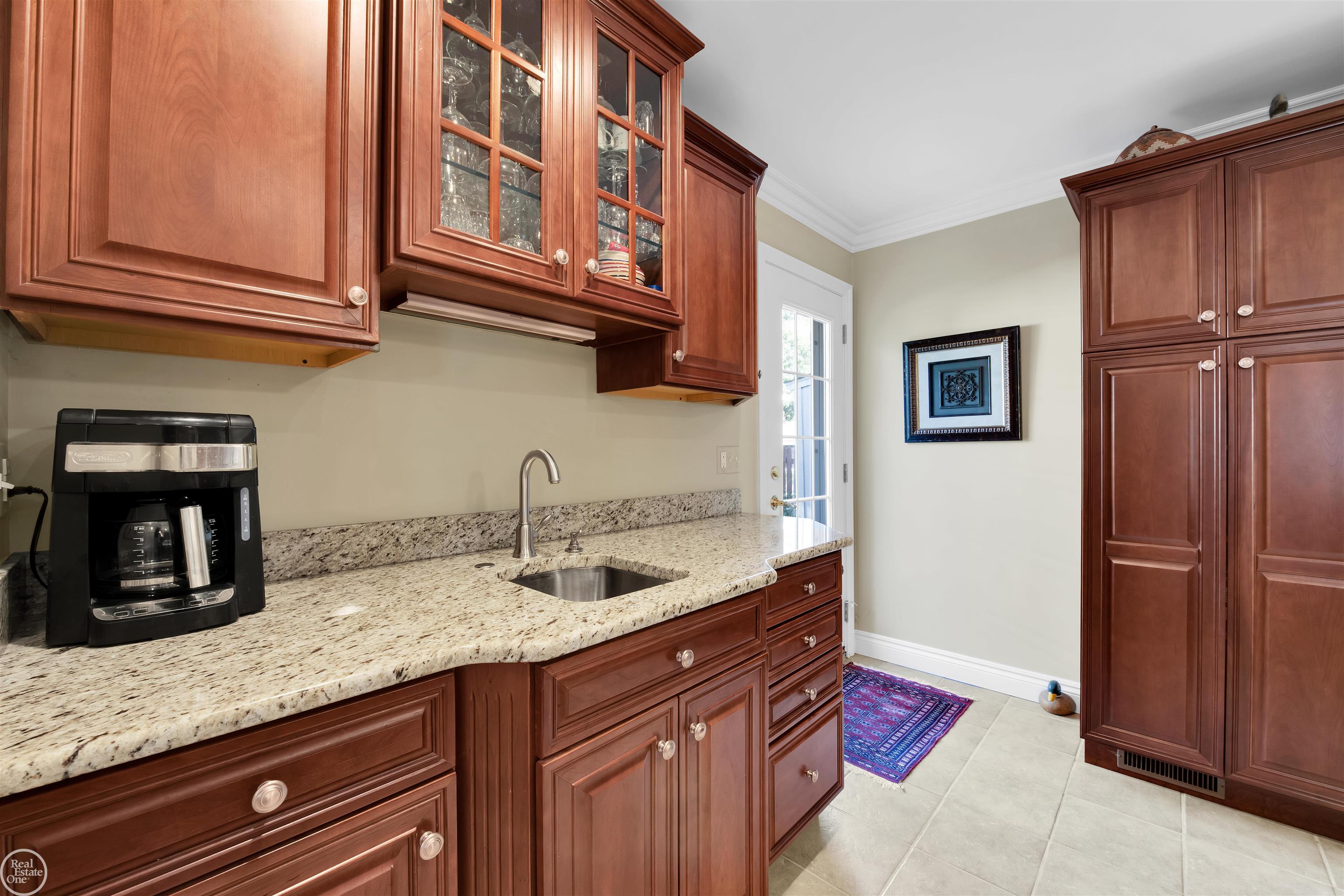 861 Shoreham Road Grosse Pointe Woods, MI 48236 - Photo 15 of 53