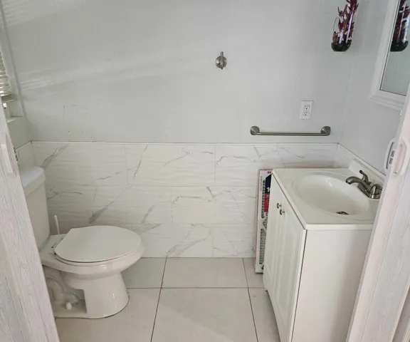 $3,000 | 1943 Kirk Road, Palm Springs, FL 33406