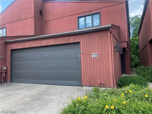 $229,900 | 32738 Willow Brook Lane, North Ridgeville, OH 44039