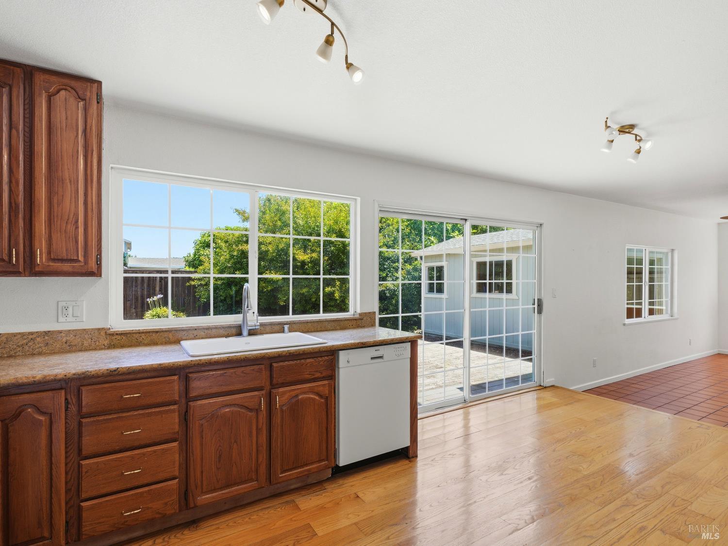8460 Lancaster Drive Rohnert Park, CA 94928 - Photo 6 of 45