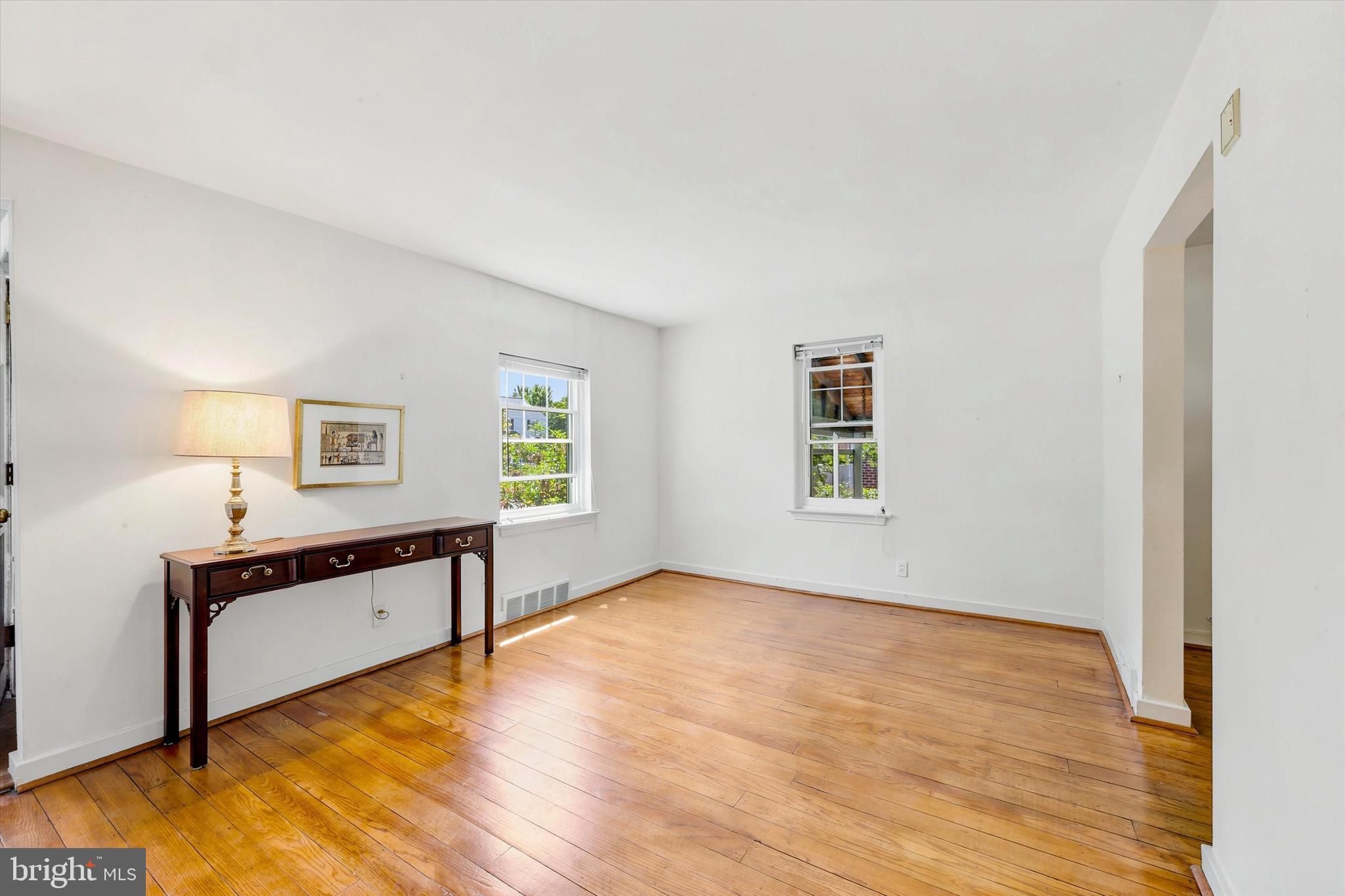 114 Rambling Way Springfield, PA 19064 - Photo 14 of 43 Abundant natural light through replacement windows
