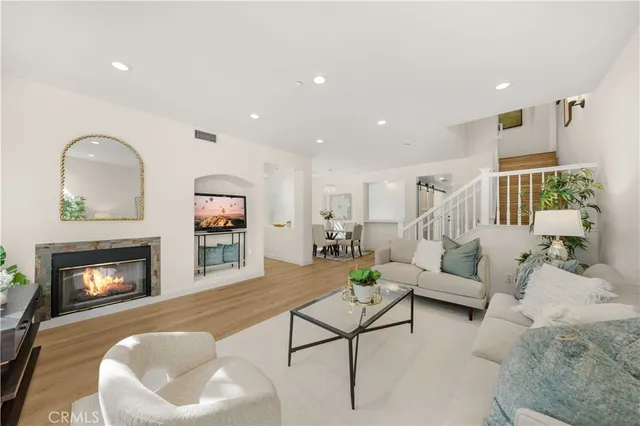 $1,350,000 | 1906 Timberwood, Irvine, CA 92620