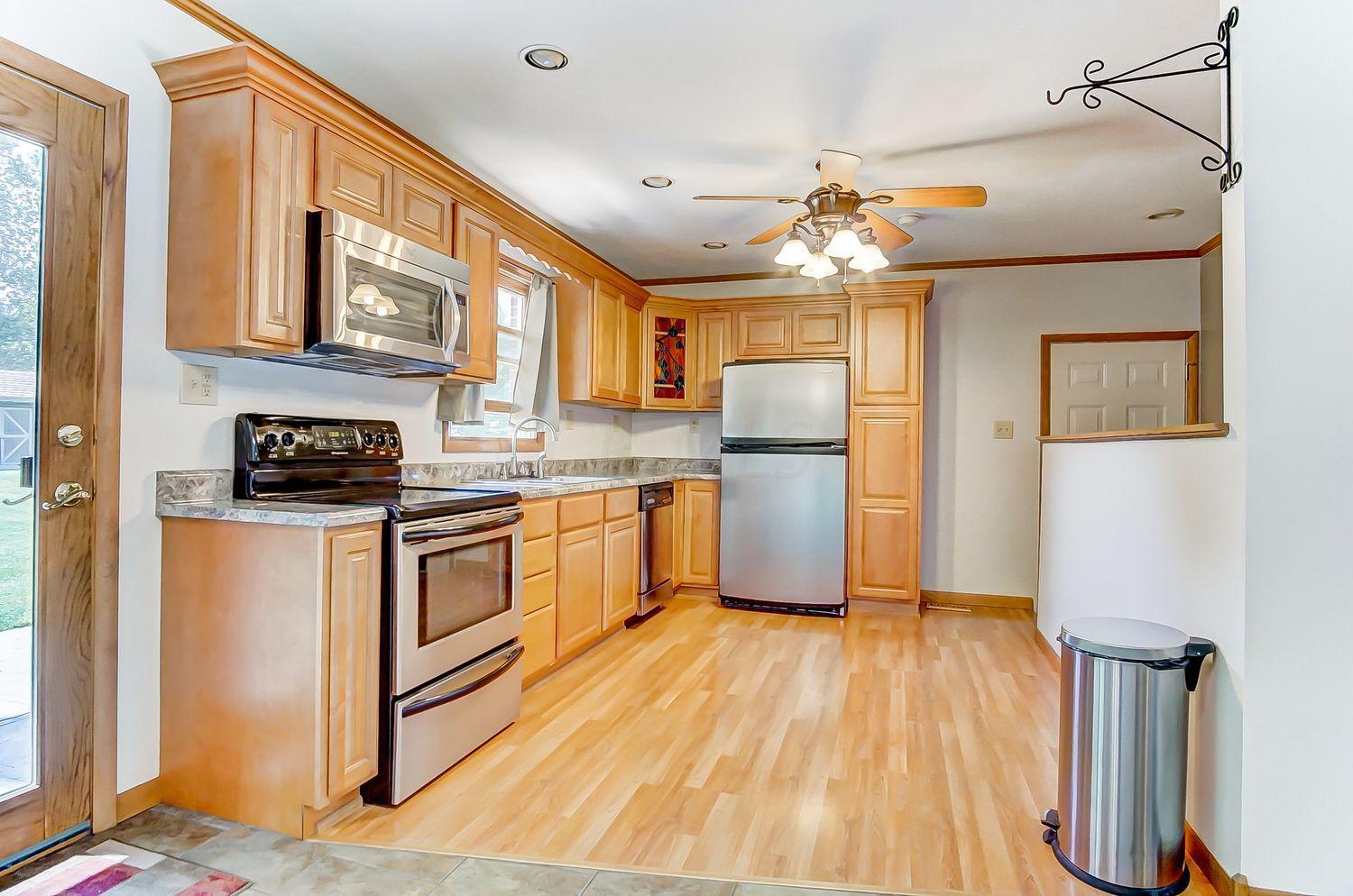 2085 Crissinger Road Marion, OH 43302 - Photo 8 of 30 Gallery Image 8