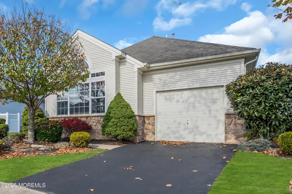 $399,900 | 45 Tuscany Circle, Manchester Township, NJ 08759