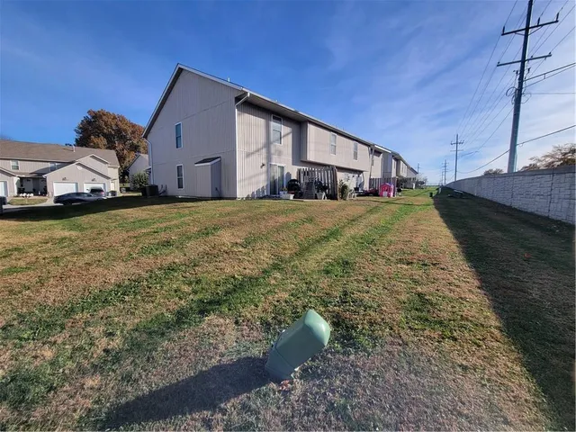 $850,000 | 10620-10626 North Locust Court, Kansas City, MO 64155