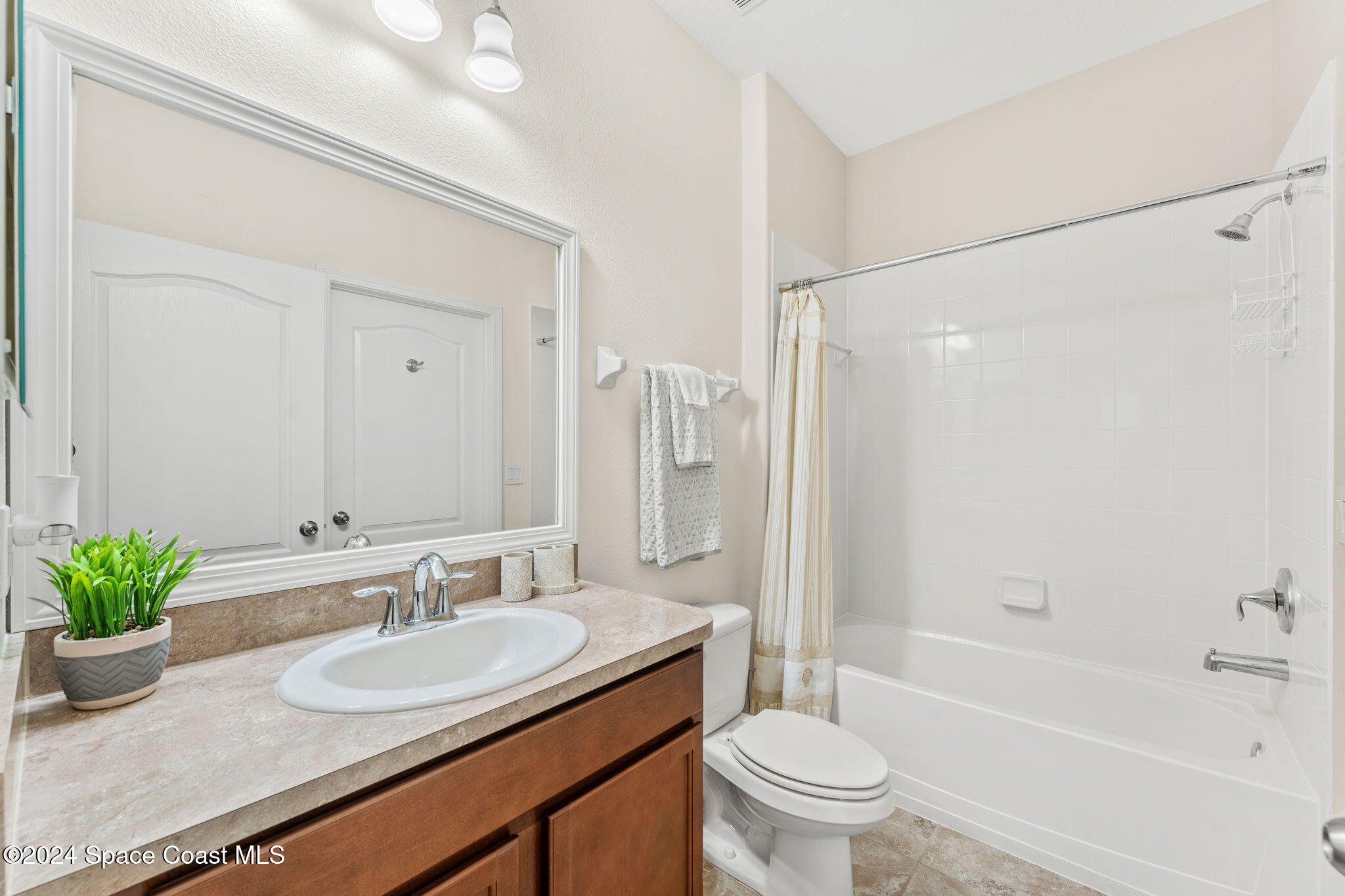 3490 Funston Circle Melbourne, FL 32940 - Photo 21 of 40 23-web-or-mls-DSC07161-HDR