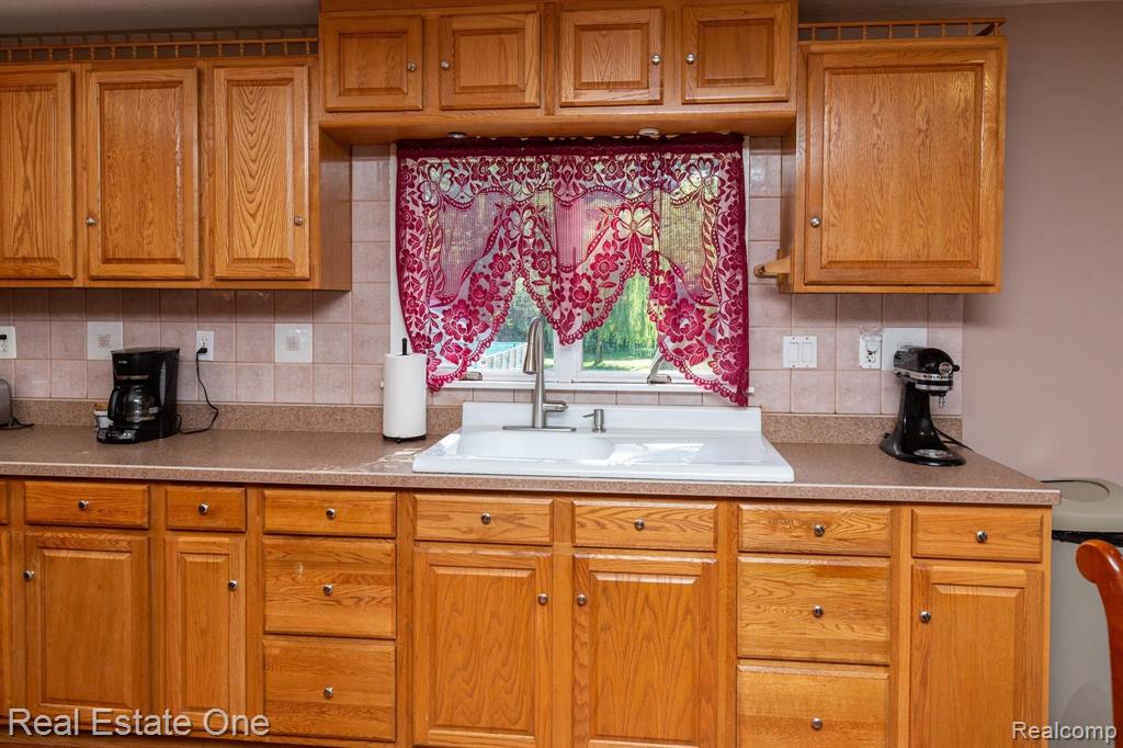 11837 Pardee Road Taylor, MI 48180 - Photo 16 of 54