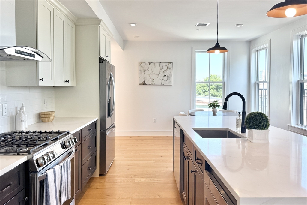 165 Everett Street, Unit 7 Boston, MA 02128 - Photo 15 of 28