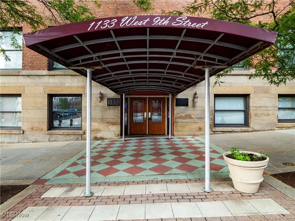 $2,250 | 1133 West 9th Street, Unit 502, Cleveland, OH 44113