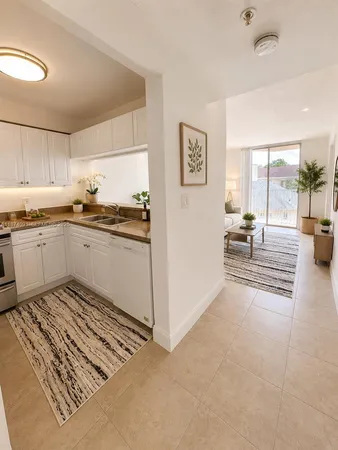 $1,999 | 102 Southwest 6th Avenue, Unit 205, Miami, FL 33130