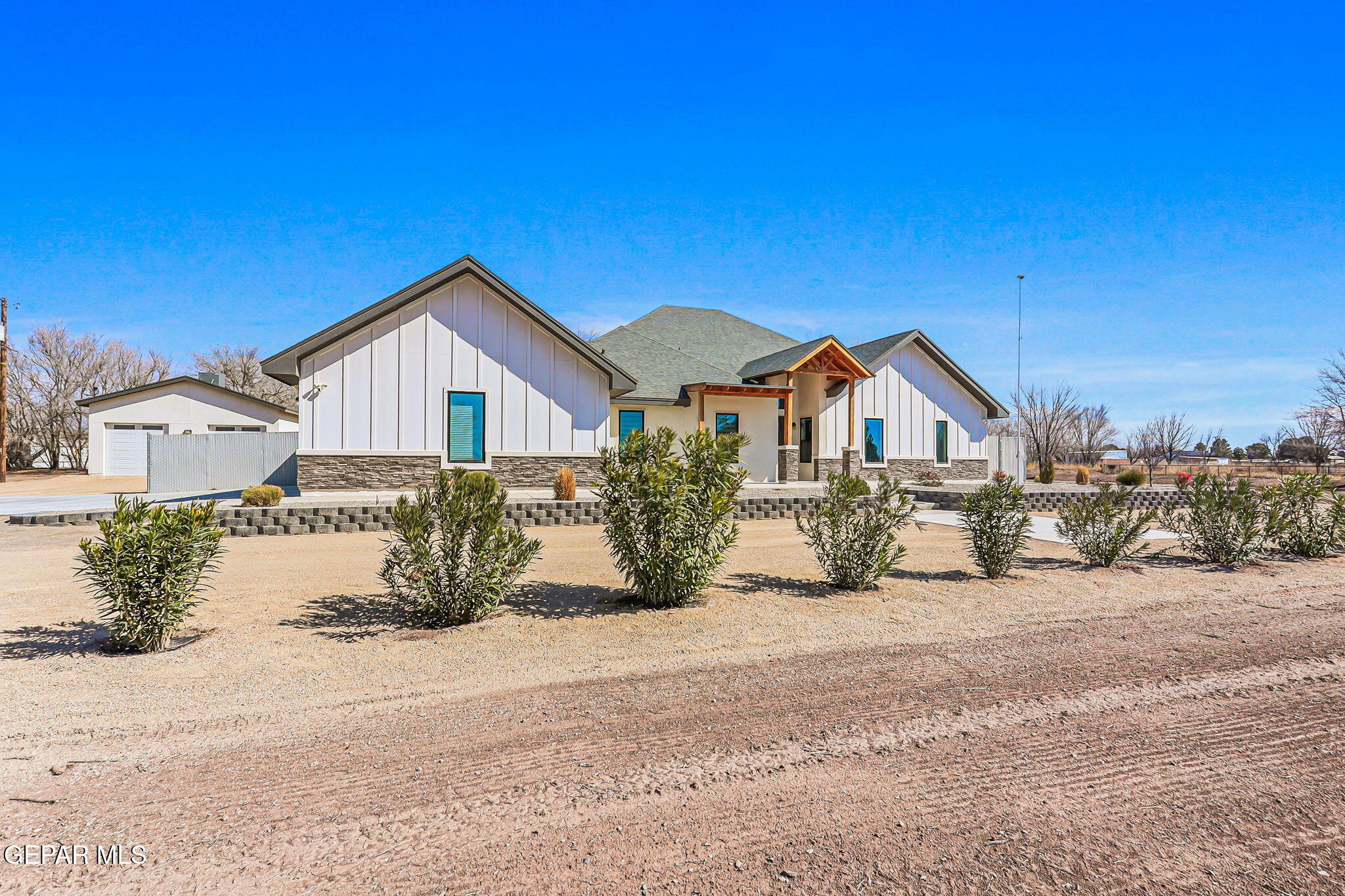 12329 Sugden Road Clint, TX 79836 - Photo 19 of 105 DRIVEWAY
