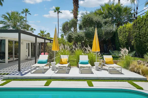 $1,595,000 | 2101 North Berne Drive, Palm Springs, CA 92262
