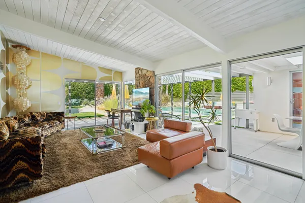 $1,595,000 | 2101 North Berne Drive, Palm Springs, CA 92262