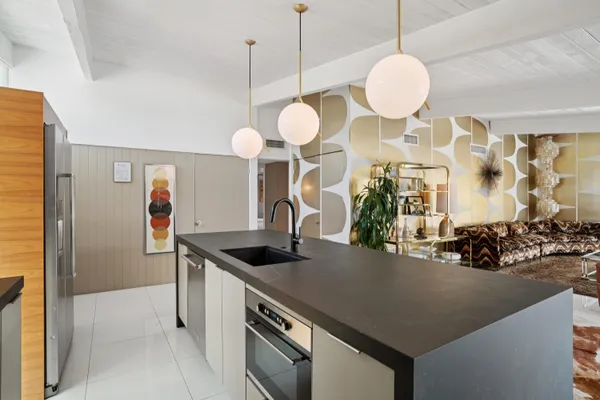 $1,595,000 | 2101 North Berne Drive, Palm Springs, CA 92262