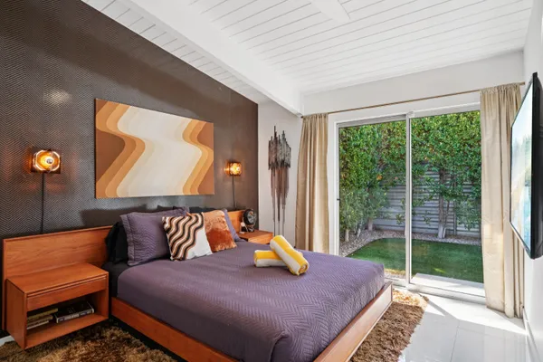 $1,595,000 | 2101 North Berne Drive, Palm Springs, CA 92262