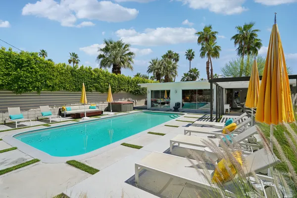 $1,595,000 | 2101 North Berne Drive, Palm Springs, CA 92262