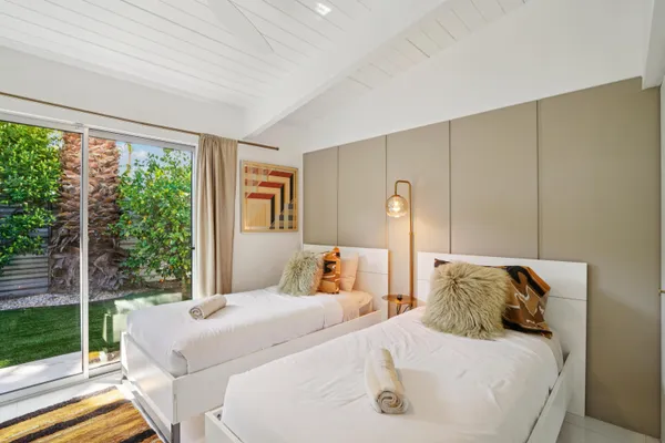 $1,595,000 | 2101 North Berne Drive, Palm Springs, CA 92262