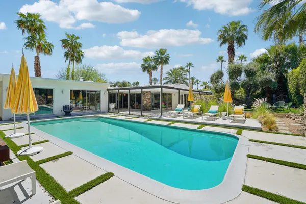 $1,595,000 | 2101 North Berne Drive, Palm Springs, CA 92262