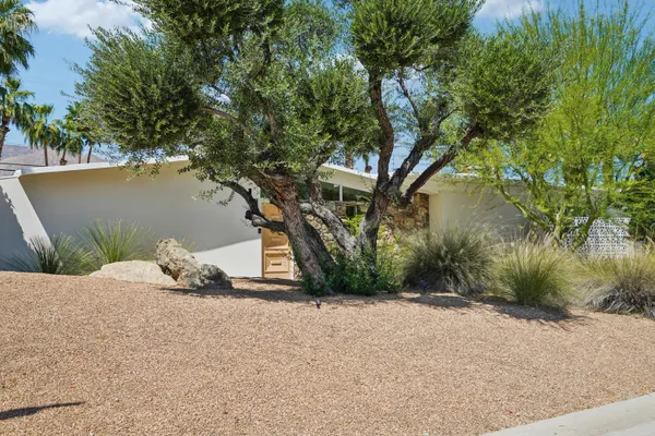 $1,595,000 | 2101 North Berne Drive, Palm Springs, CA 92262