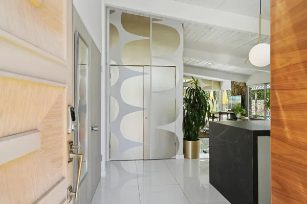 $1,595,000 | 2101 North Berne Drive, Palm Springs, CA 92262