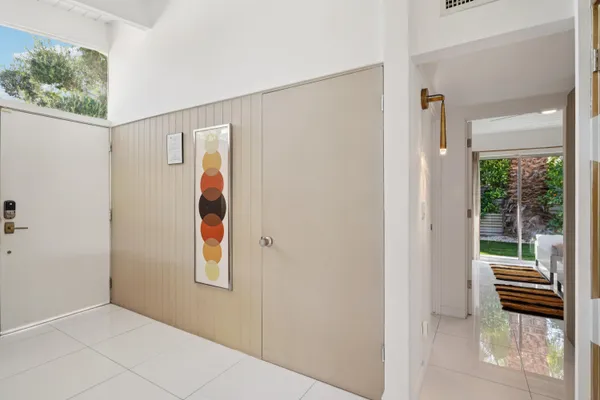 $1,595,000 | 2101 North Berne Drive, Palm Springs, CA 92262