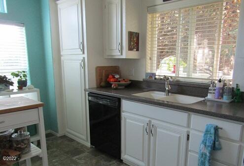 1240 Southwest Sailfish Loop Waldport, OR 97394 - Photo 4 of 29 Kitchen