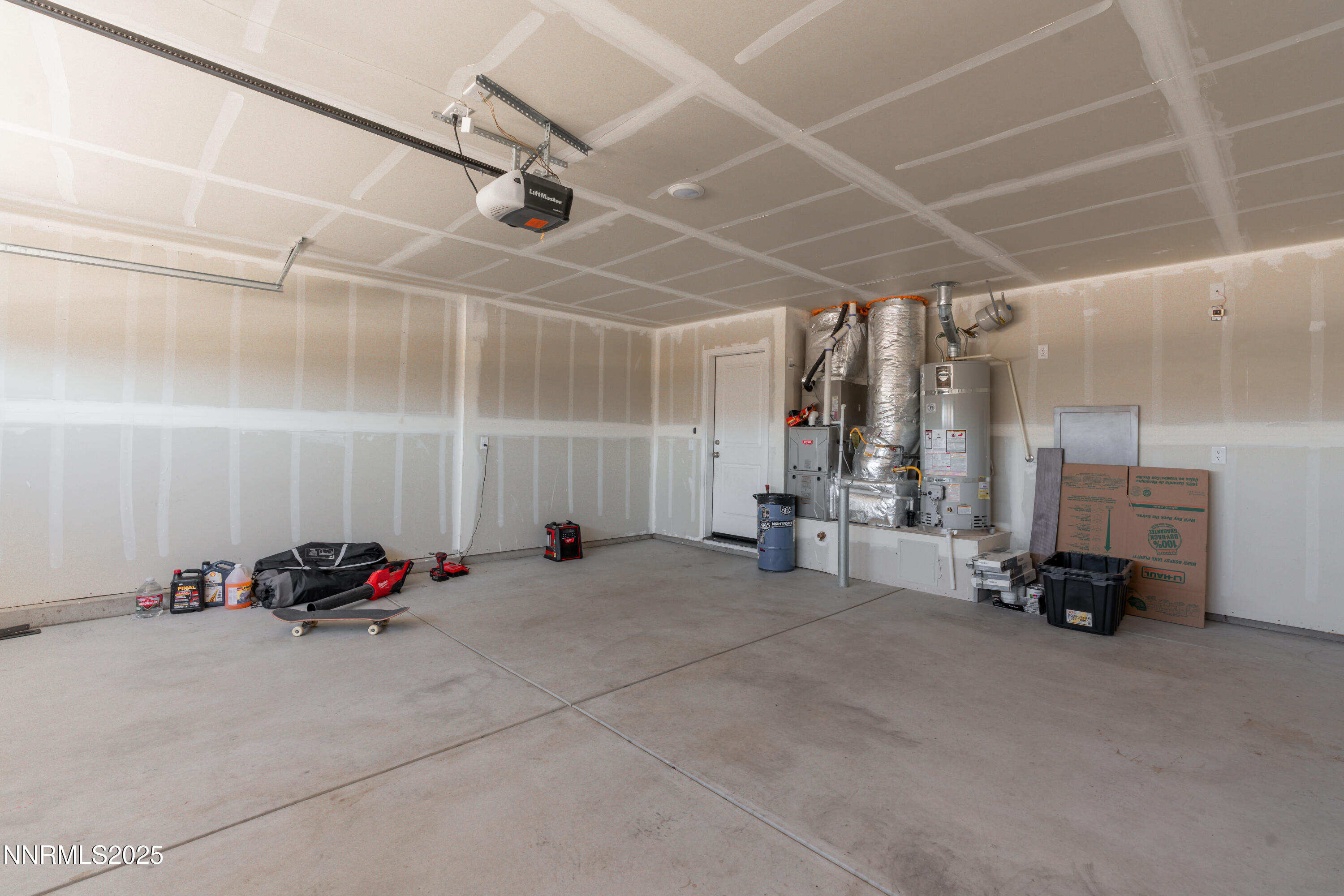 102 Halite Drive Dayton, NV 89403 - Photo 23 of 34 a view of a room with gym equipment