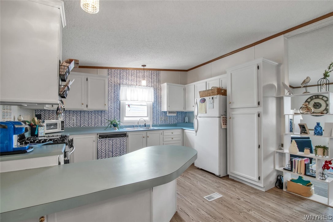 8 Cardinal Road Cheektowaga, NY 14227 - Photo 21 of 39