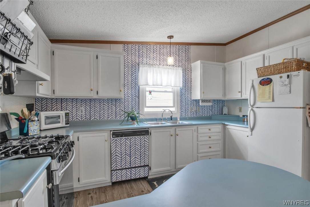 8 Cardinal Road Cheektowaga, NY 14227 - Photo 22 of 39