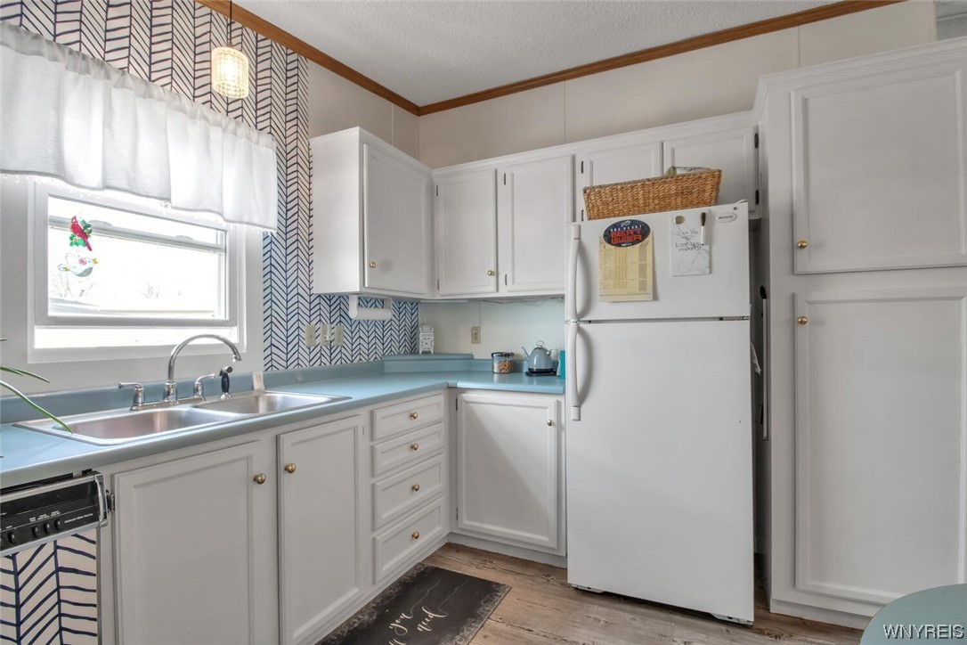 8 Cardinal Road Cheektowaga, NY 14227 - Photo 24 of 39