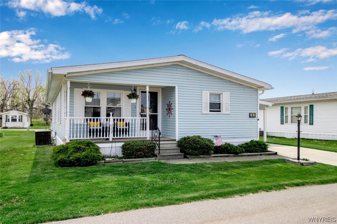 8 Cardinal Road Cheektowaga, NY 14227 - Photo 3 of 39