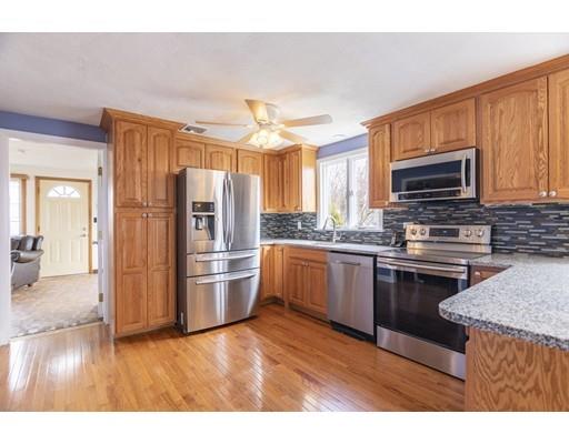 41 Dennis Road Malden, MA 02148 - Photo 5 of 17 Gallery Image 5