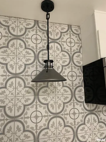 $114,900 | 518 West Willcox Avenue, Peoria, IL 61604