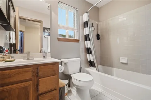 $399,900 | 7638 Mendocino Drive, Gurnee, IL 60031