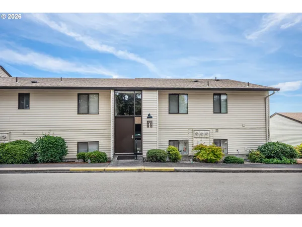 $164,000 | 12160 Southwest Royal Court, Unit D, King City, OR 97224