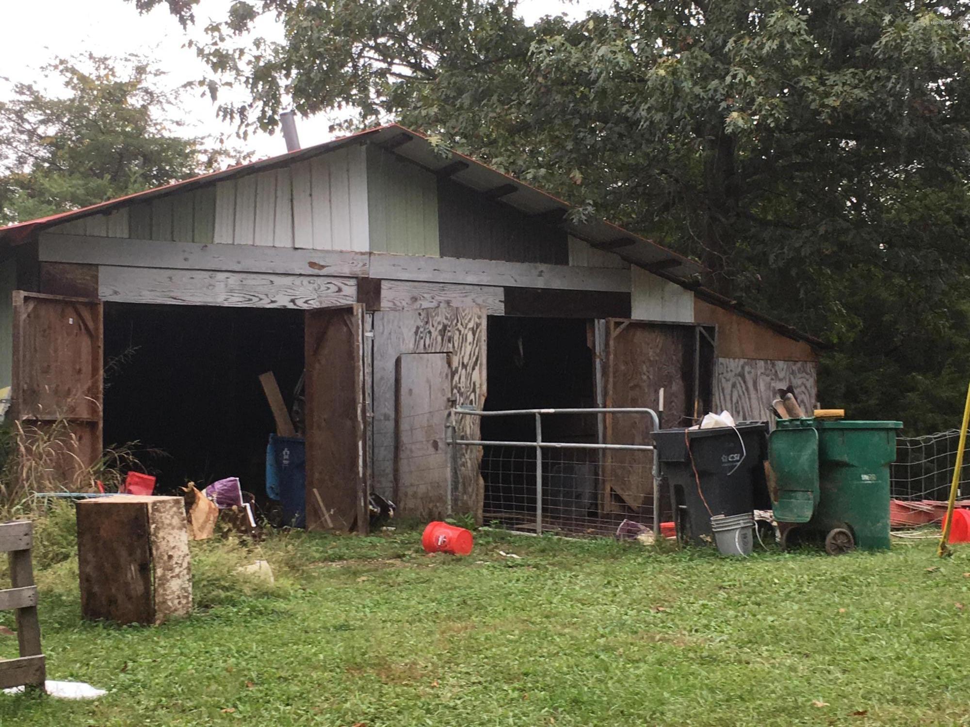 723 Foley Road Shepherdsville, KY 40165 - Photo 24 of 25 Barn
