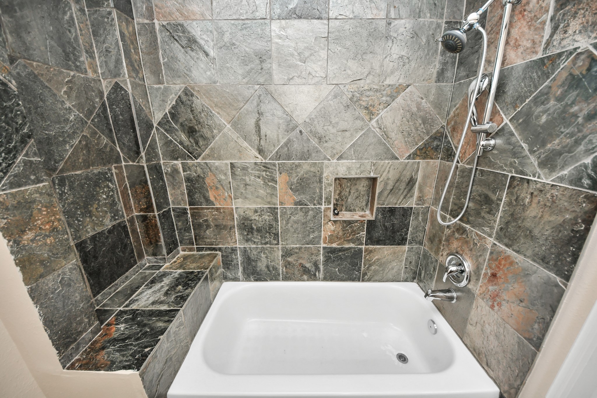 3511 River Bend Drive Rosenberg, TX 77471 - Photo 31 of 50 Spacious secondary bathroom with shower and tub