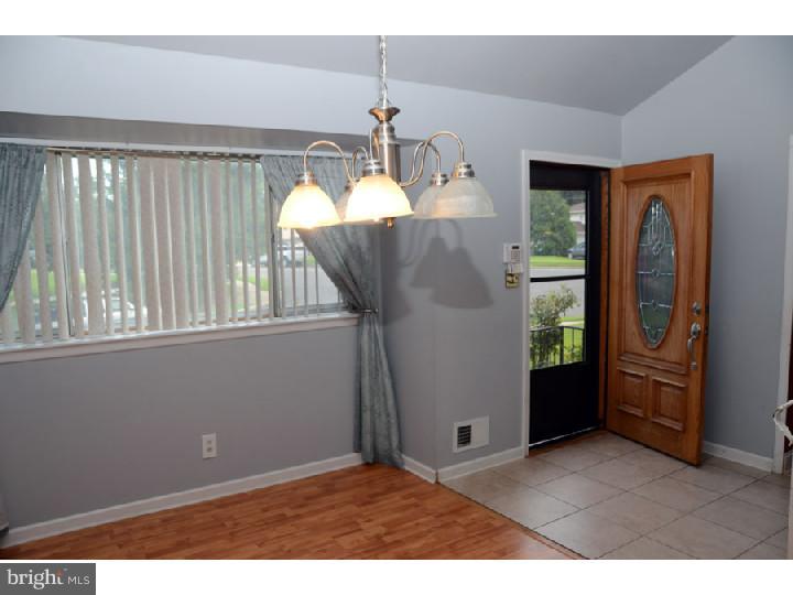 16 Intervale Road Hamilton, NJ 08620 - Photo 2 of 12 Living Room
