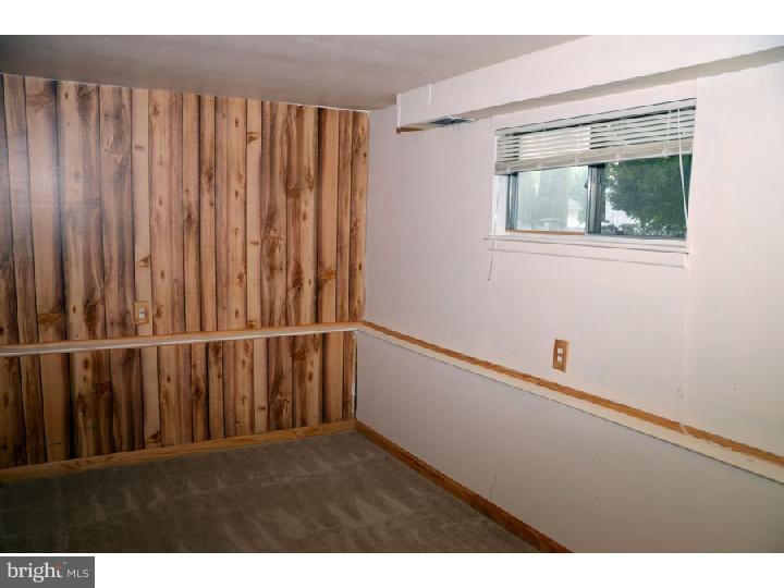 16 Intervale Road Hamilton, NJ 08620 - Photo 7 of 12 Office / Study